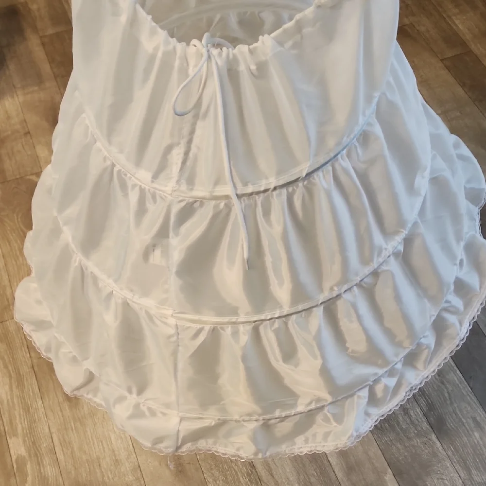 White Crinoline Petticoat - Picture 4 of 4